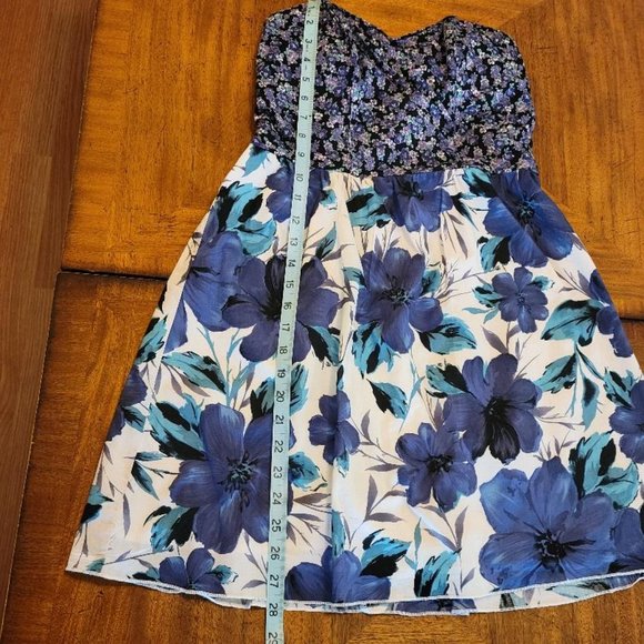 Xhilaration Blue Floral Strapless Dress - Picture 10 of 13